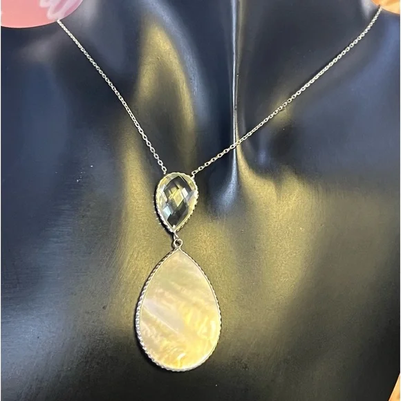 14K White Gold Peridot & Mother Of Pearl Necklace - Picture 7 of 16
